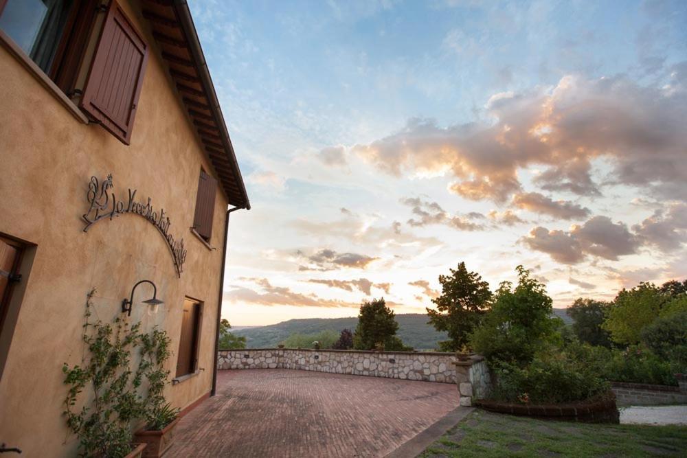 Agriturismo La Vecchia Fattoria Orte Exterior photo