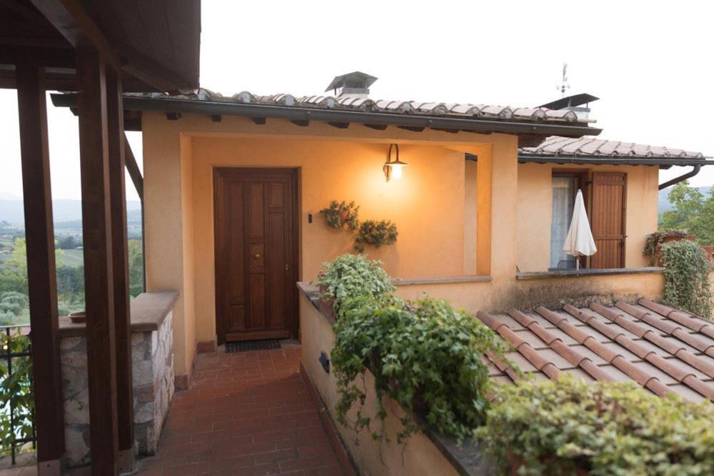Agriturismo La Vecchia Fattoria Orte Exterior photo
