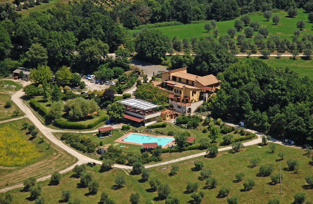 Agriturismo La Vecchia Fattoria Orte Exterior photo